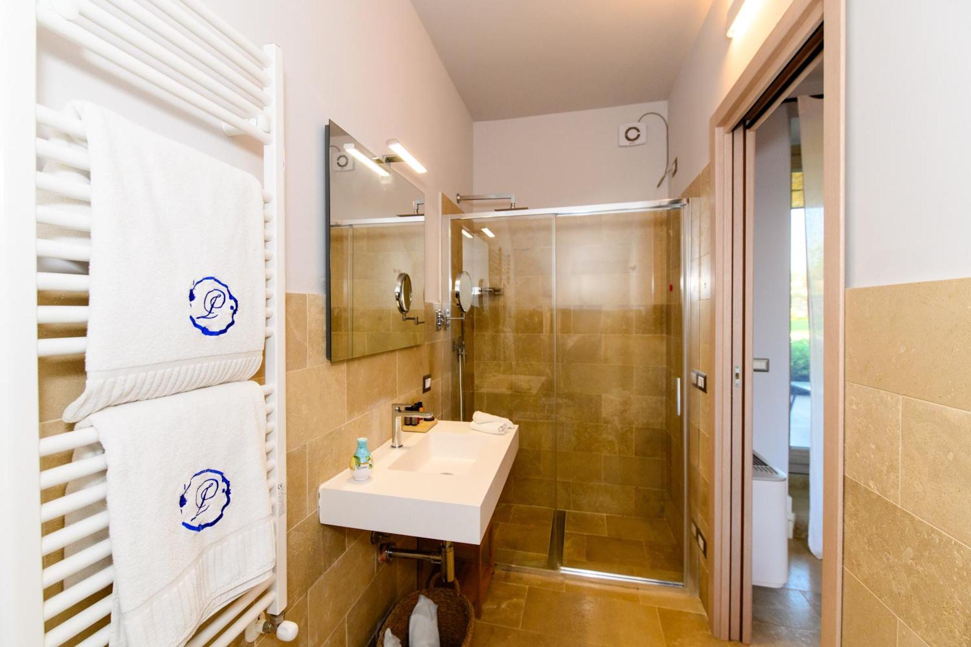Poggio Leano Boutique Hotel Донналуката Экстерьер фото